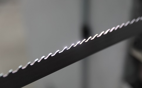 漳州双金属带锯条产生切削噪音的原因具体有哪些？